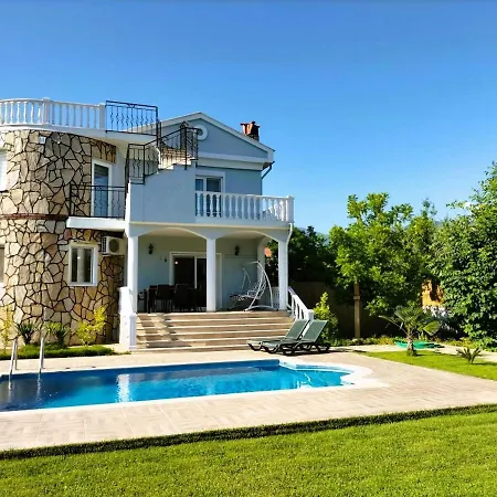 Koycegiz'de Bagimsiz Havuzlu Luks Villa: Bulbul كويجيز