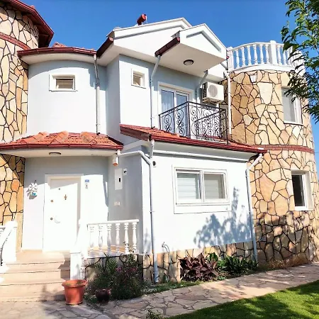 Koycegiz'de Bagimsiz Havuzlu Luks Villa: Bulbul Vilă