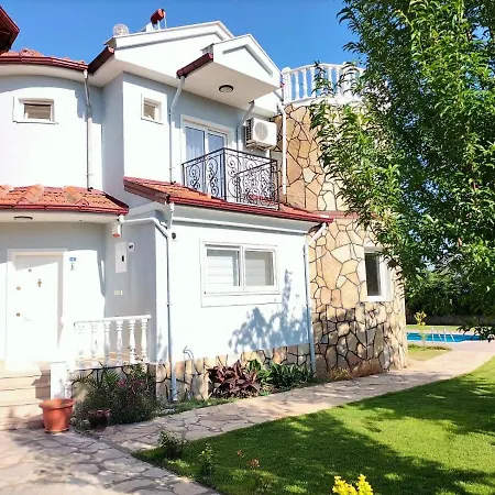 Koycegiz'de Bagimsiz Havuzlu Luks Villa: Bulbul Vilă *