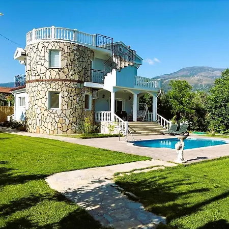 Koycegiz'de Bagimsiz Havuzlu Luks Villa: Bulbul Vilă *